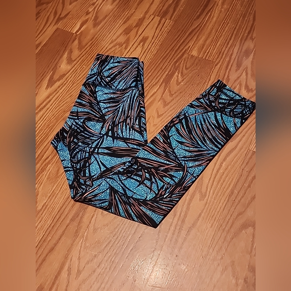Lululemon capris leggings size 4 NWOT
